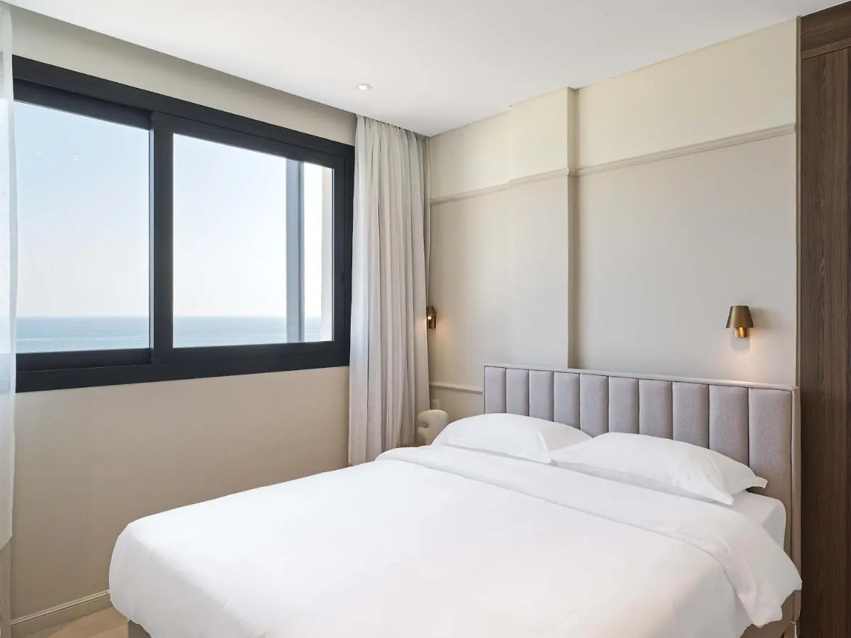 Aparthotel Liv Mackenzie Beach Suites Larnaca Adults Only