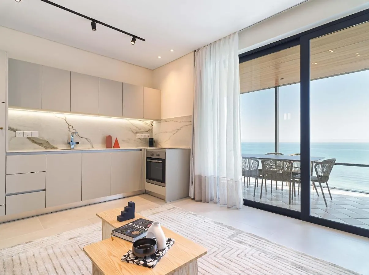 Aparthotel Liv Mackenzie Beach Suites Larnaca Adults Only