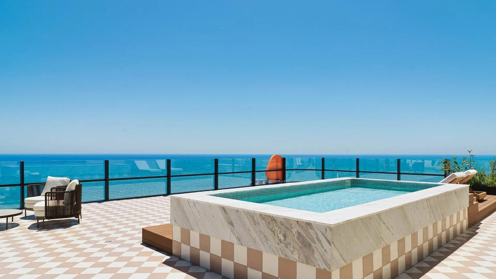 Liv Mackenzie Beach Suites Larnaca Adults Only 0*,