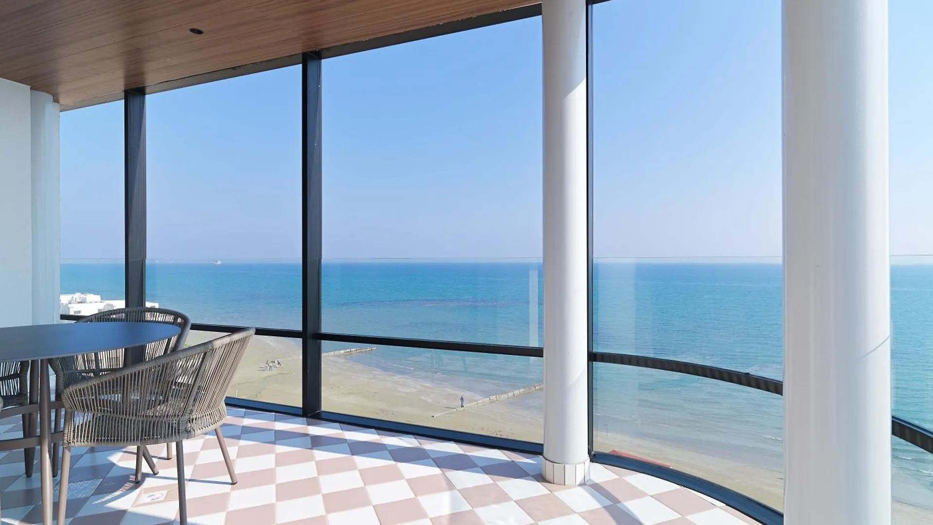 Aparthotel Liv Mackenzie Beach Suites Larnaca Adults Only