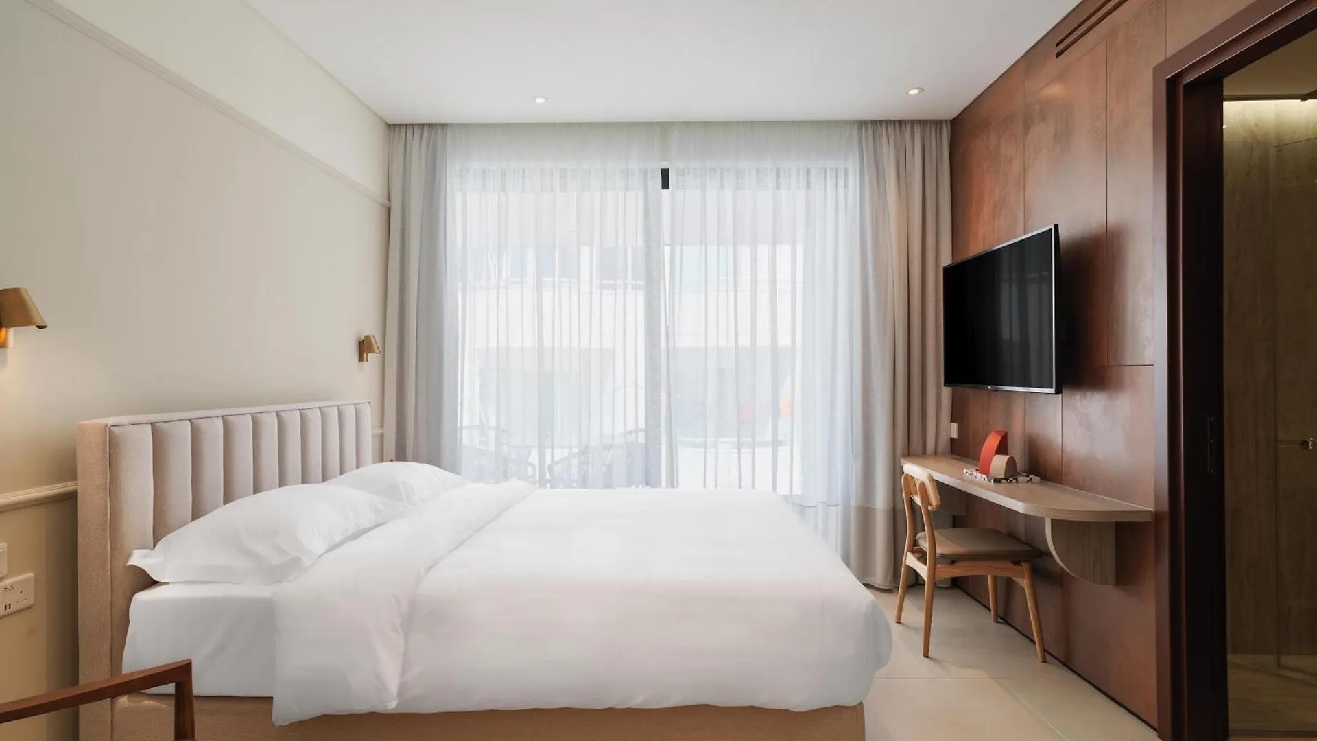 Liv Mackenzie Beach Suites Larnaca Adults Only